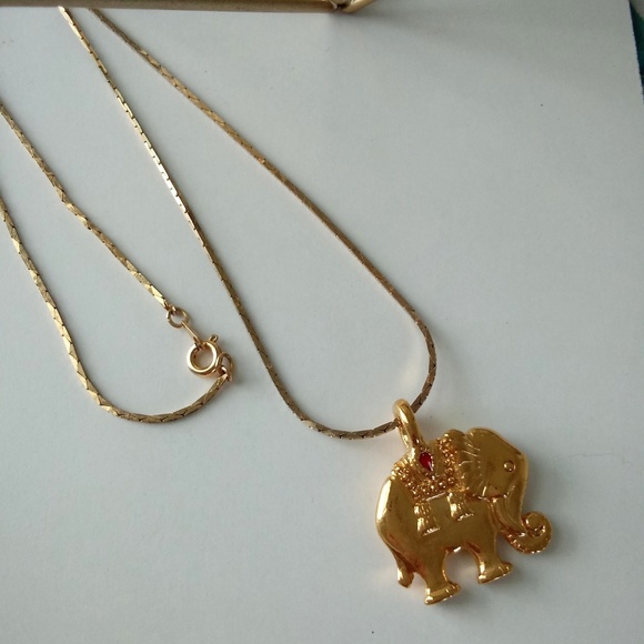 Elephant Necklace - Picture 3 of 3